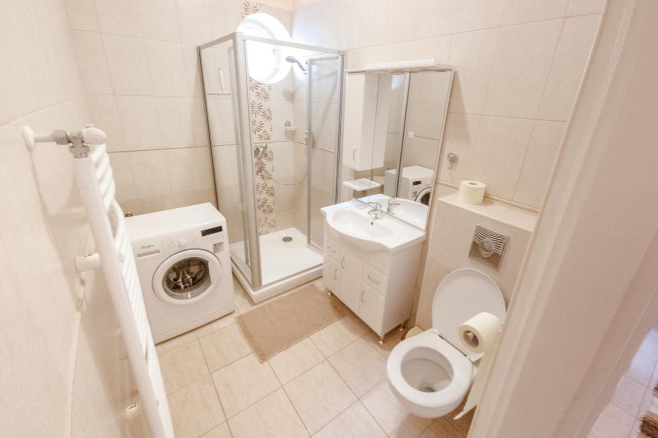 Kiraly40 Apartman Печ Екстериор снимка