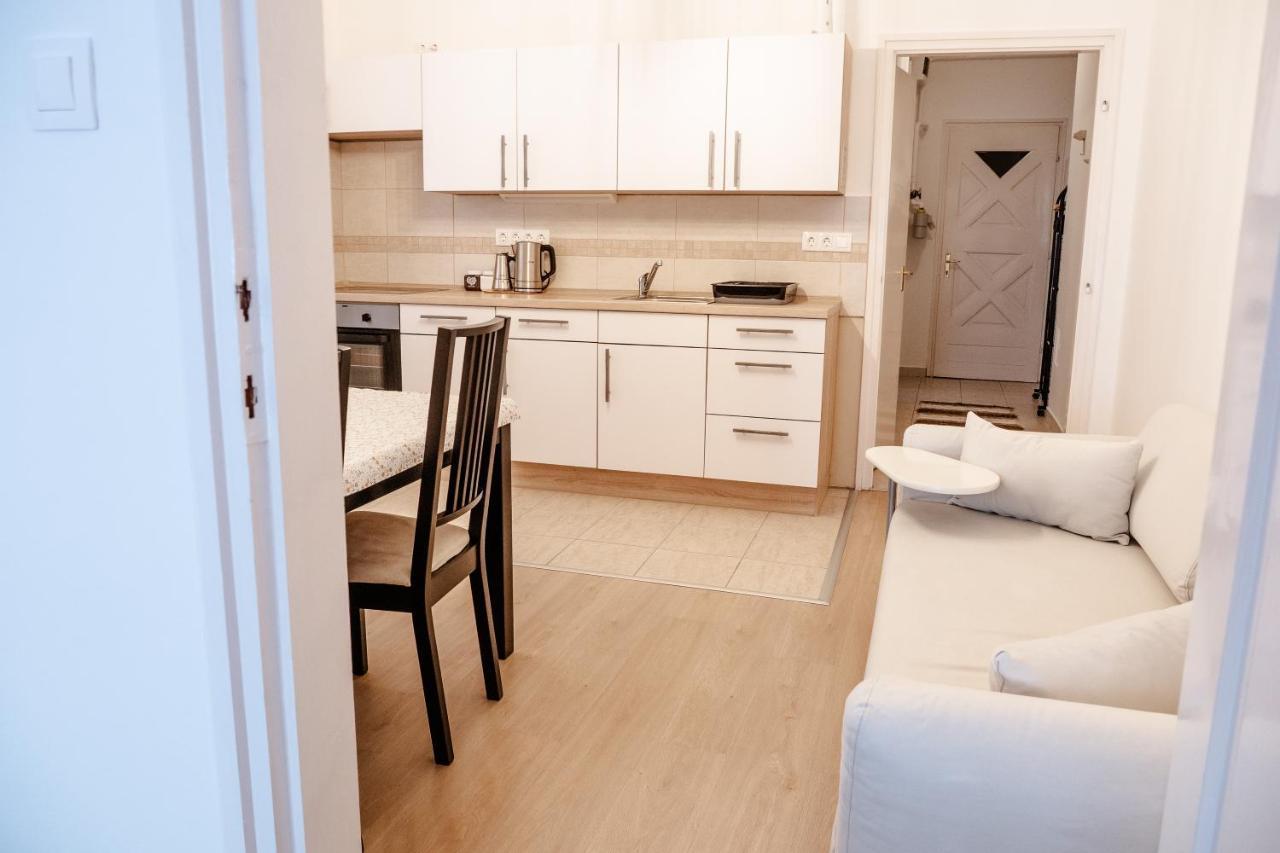 Kiraly40 Apartman Печ Екстериор снимка